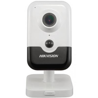 Компактная IP камера Hikvision DS-2CD2423G0-IW 2.8mm